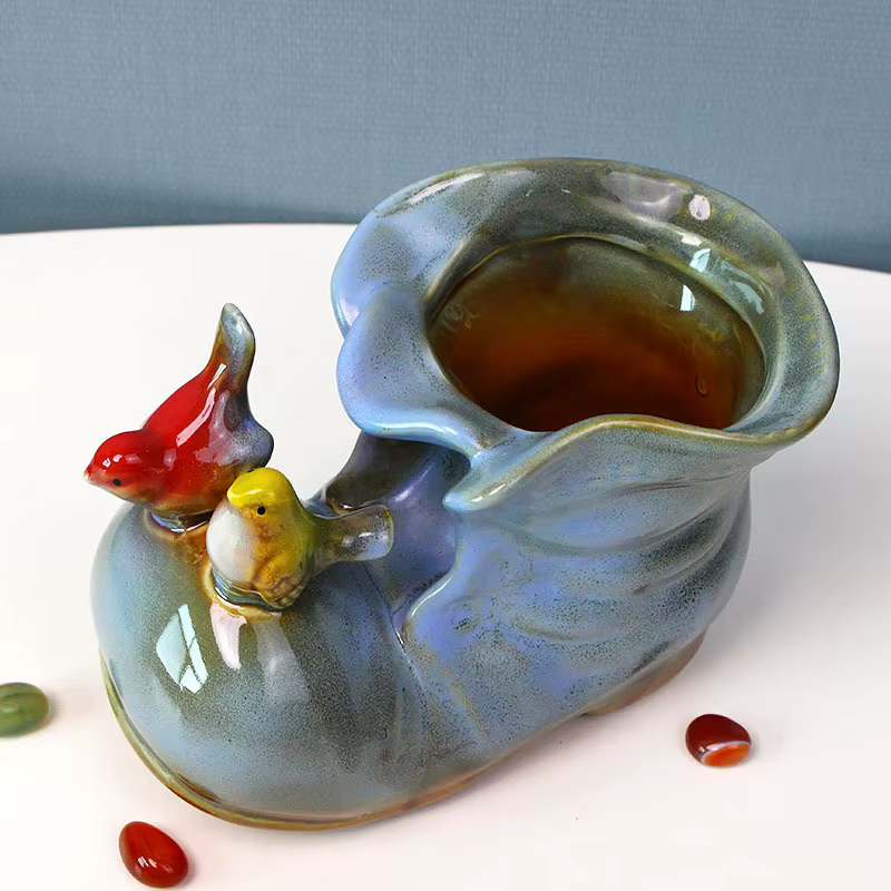 Pot de fleur artisanal en céramique en forme de chaussure
