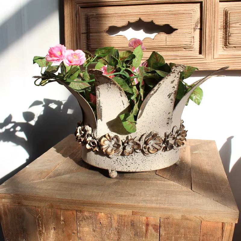 Pot de fleur couronne en fer