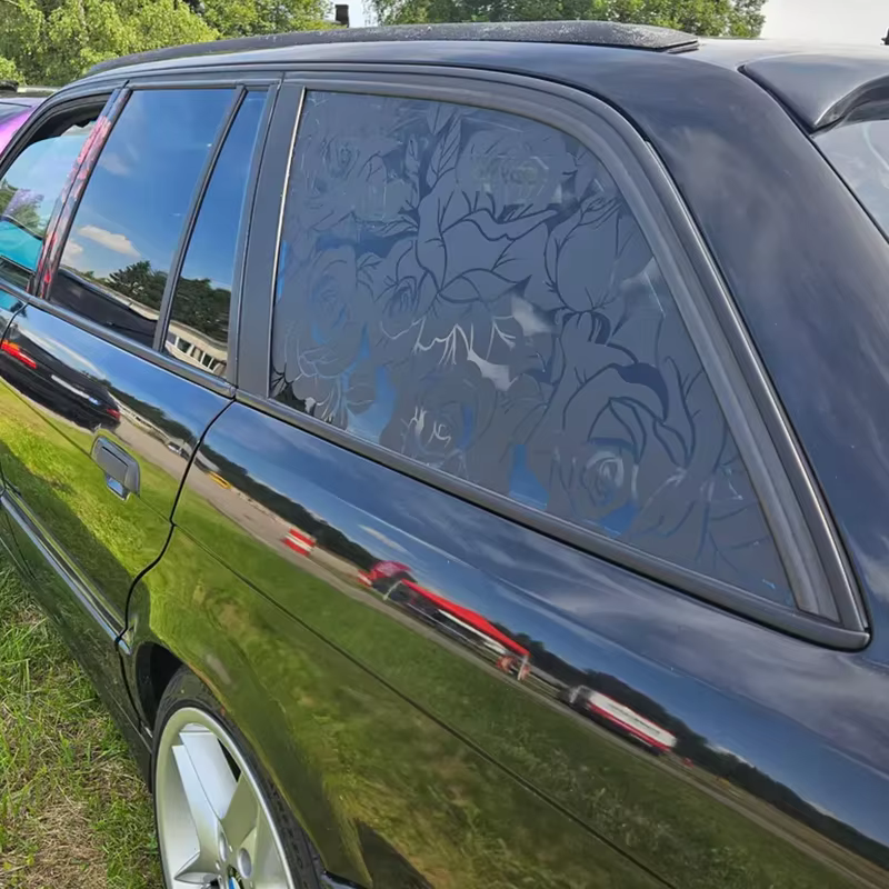 Autocollant de voiture en forme de fleur de rose, une paire, décoration de fenêtre arrière, accessoires extérieurs universels pour tous les véhicules, autocollant en vinyle imperméable