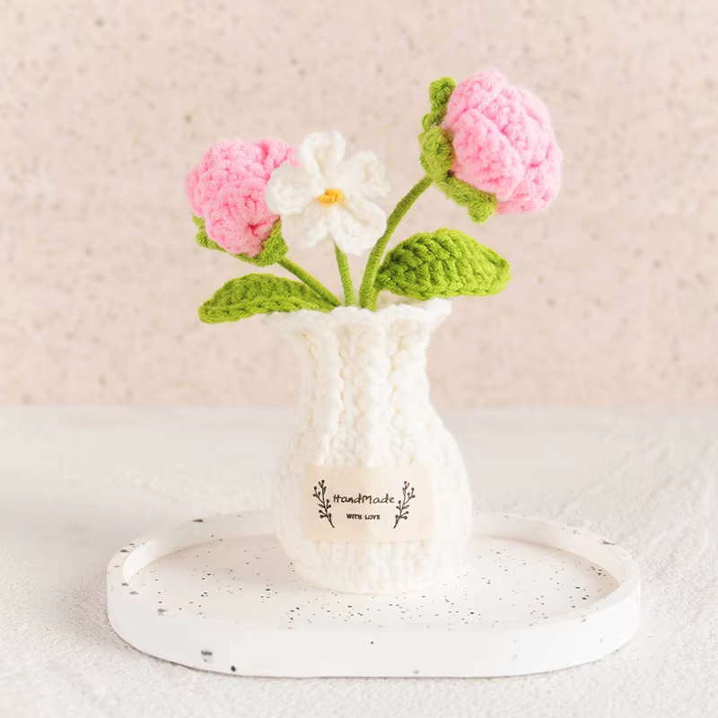 Pot de fleurs en tricot