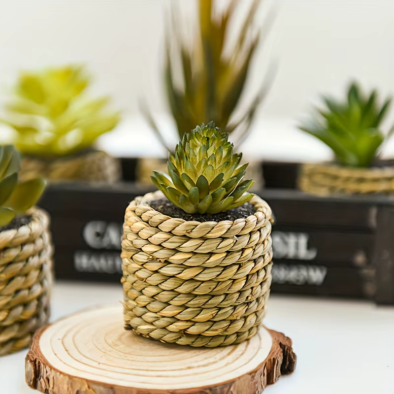 Ensemble de plantes artificielles en pot