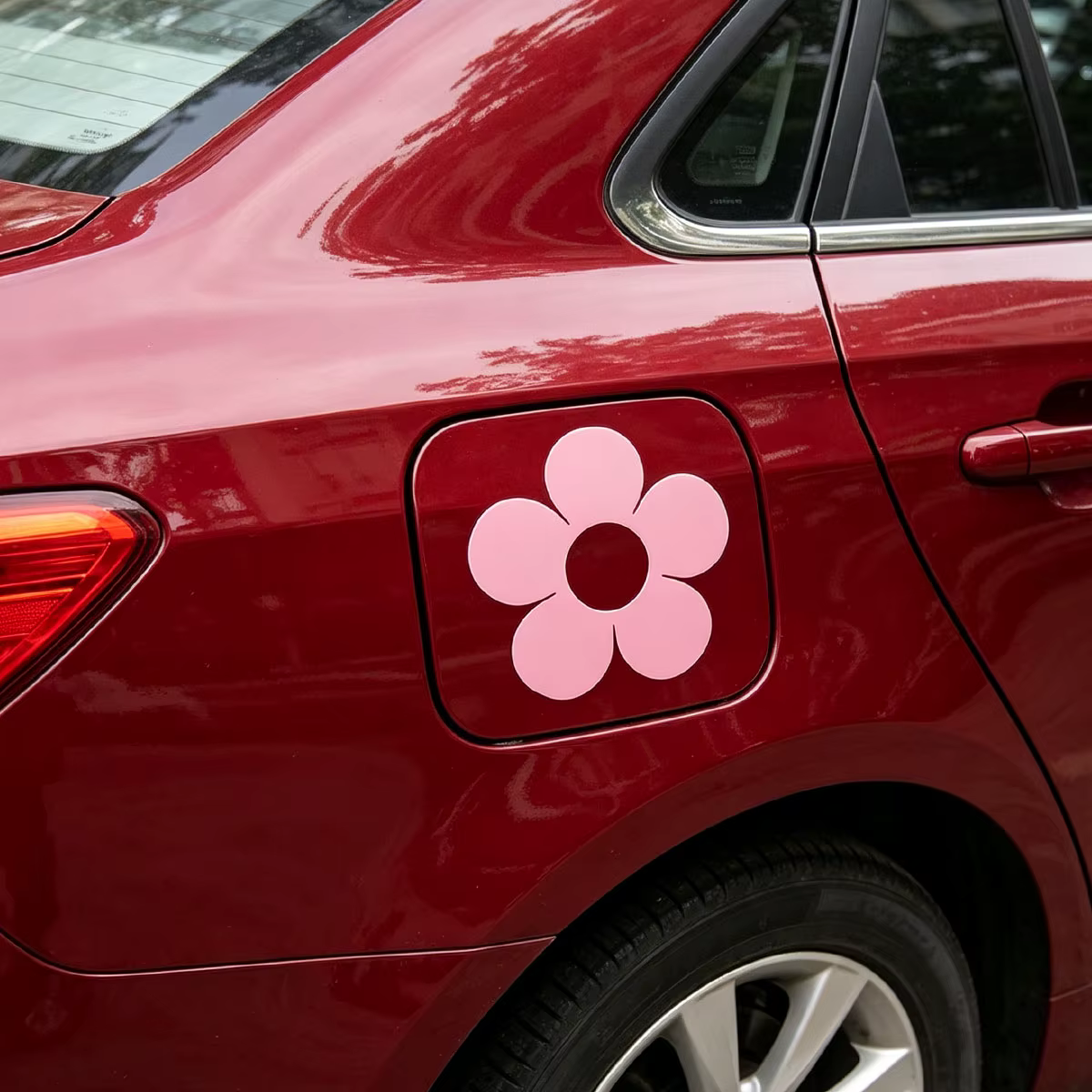 Autocollant floral pour bouchon de réservoir de carburant, autocollant mignon et simple en forme de fleur pour tous les modèles de voitures