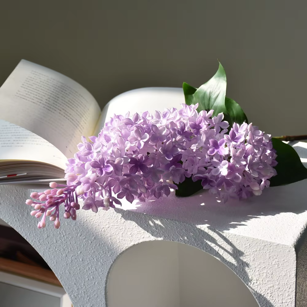 Fleur de lilas artificielle en silicone rose