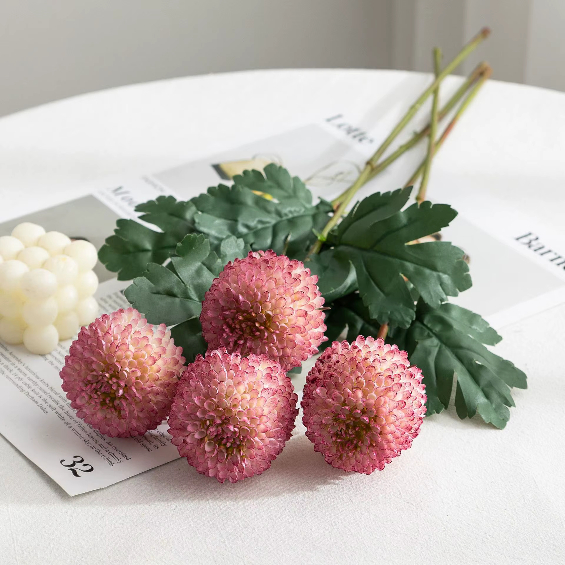 Fleur artificielle réaliste en forme de boule d'allium à tige unique