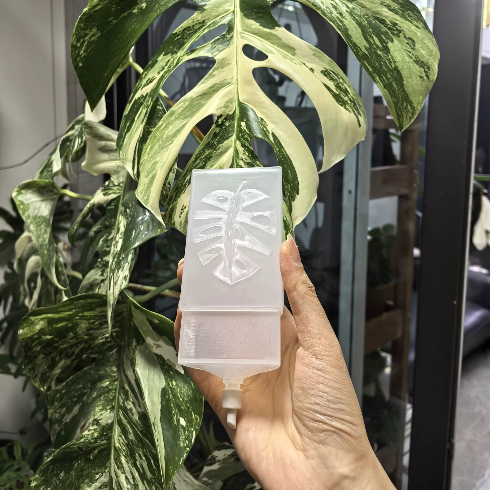 1 pièce Goutteur auto-arrosant réglable en forme de D pour plantes