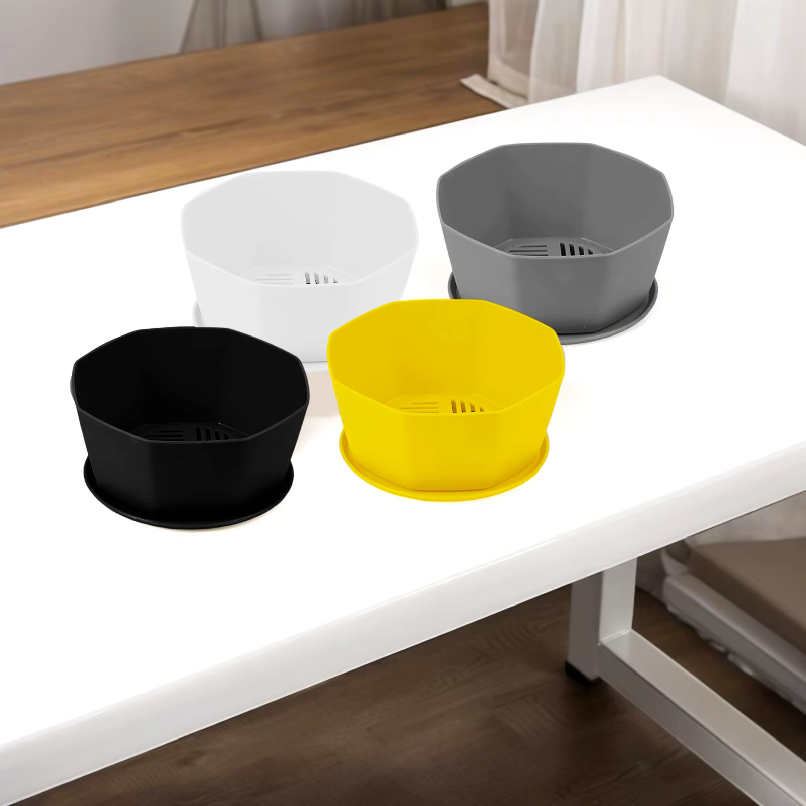Pots de fleurs ronds en plastique