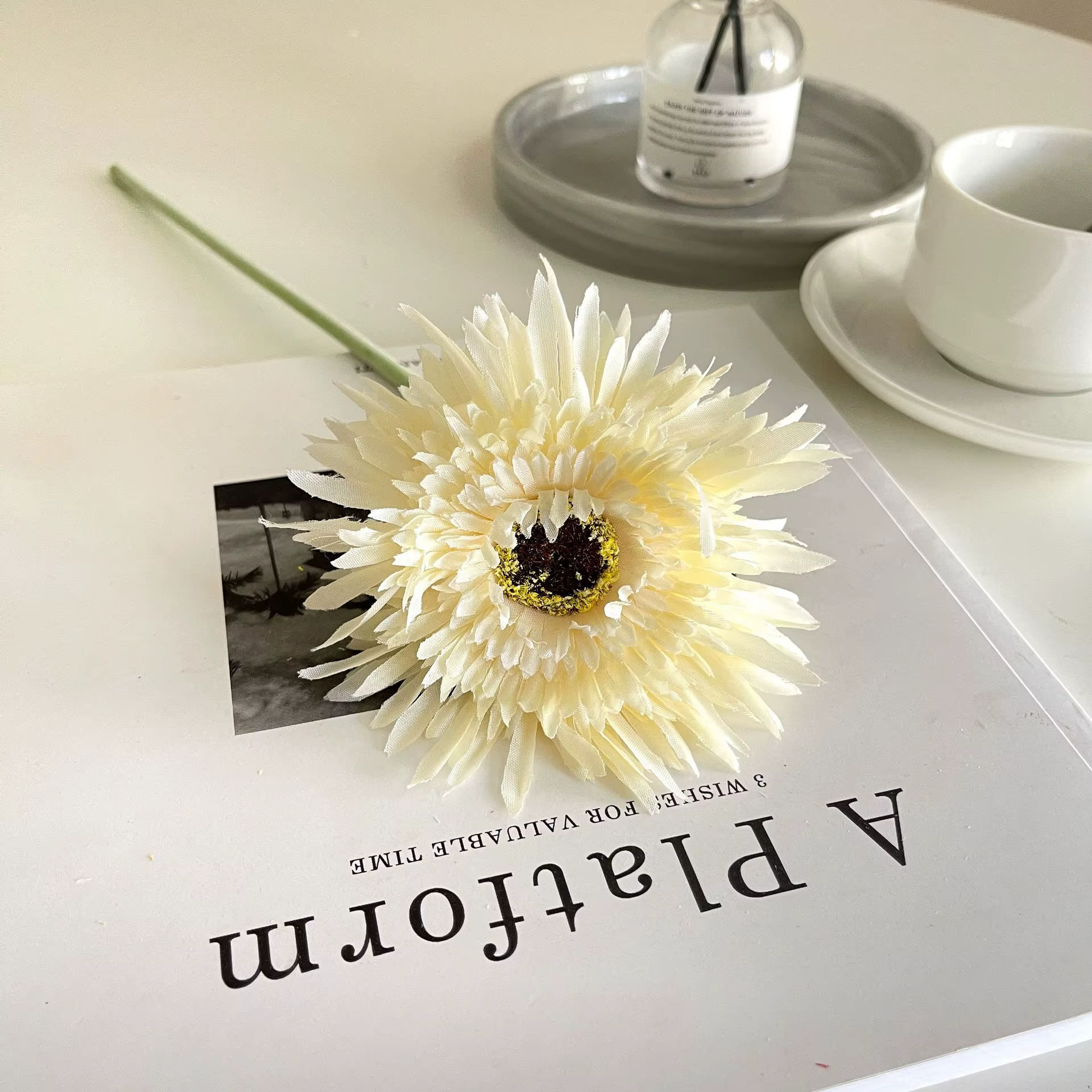 Fleur de chrysanthème artificielle
