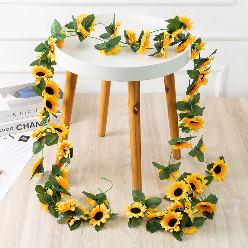 Guirlande de fleurs artificielles suspendues de vigne de tournesol jaune de 2.5M