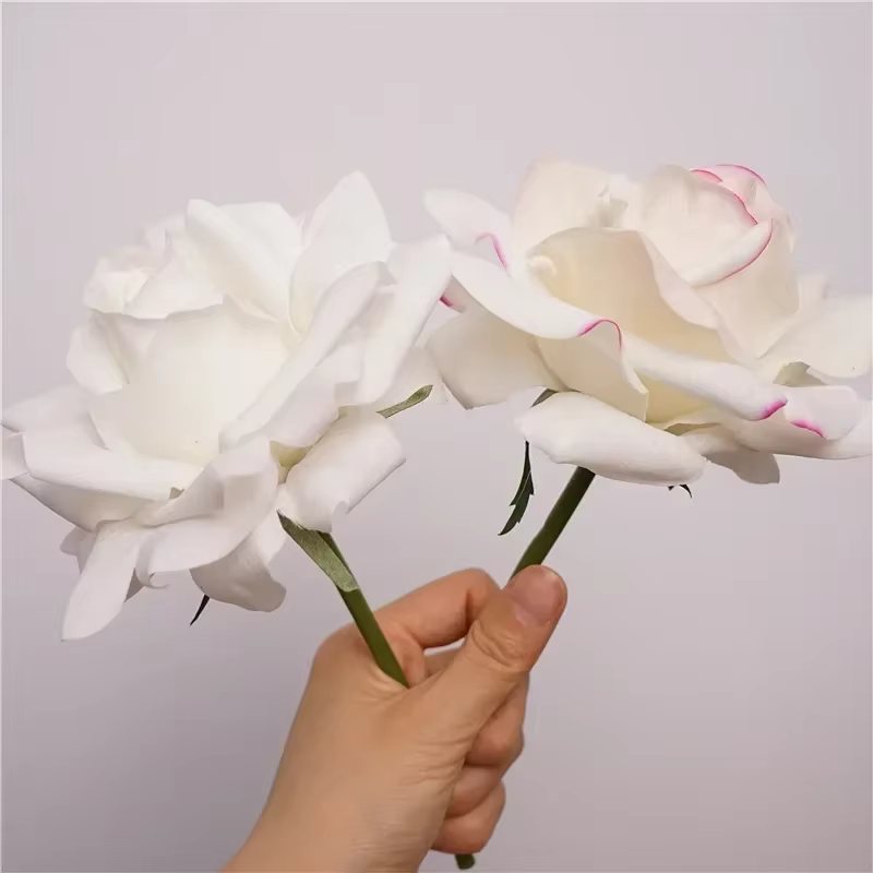 Lot de 10 roses artificielles hydratantes au toucher réel pour décoration de mariage
