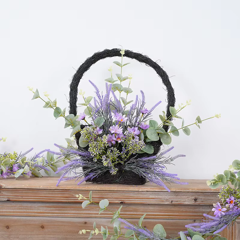 Plante en pot violette