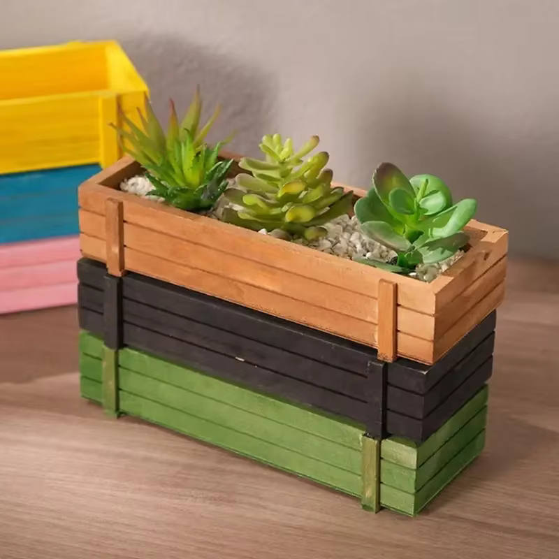 Pot jardinière décoratif en bois
