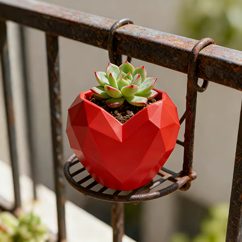 Pot de fleurs en forme de cœur irrégulier imprimé en 3D