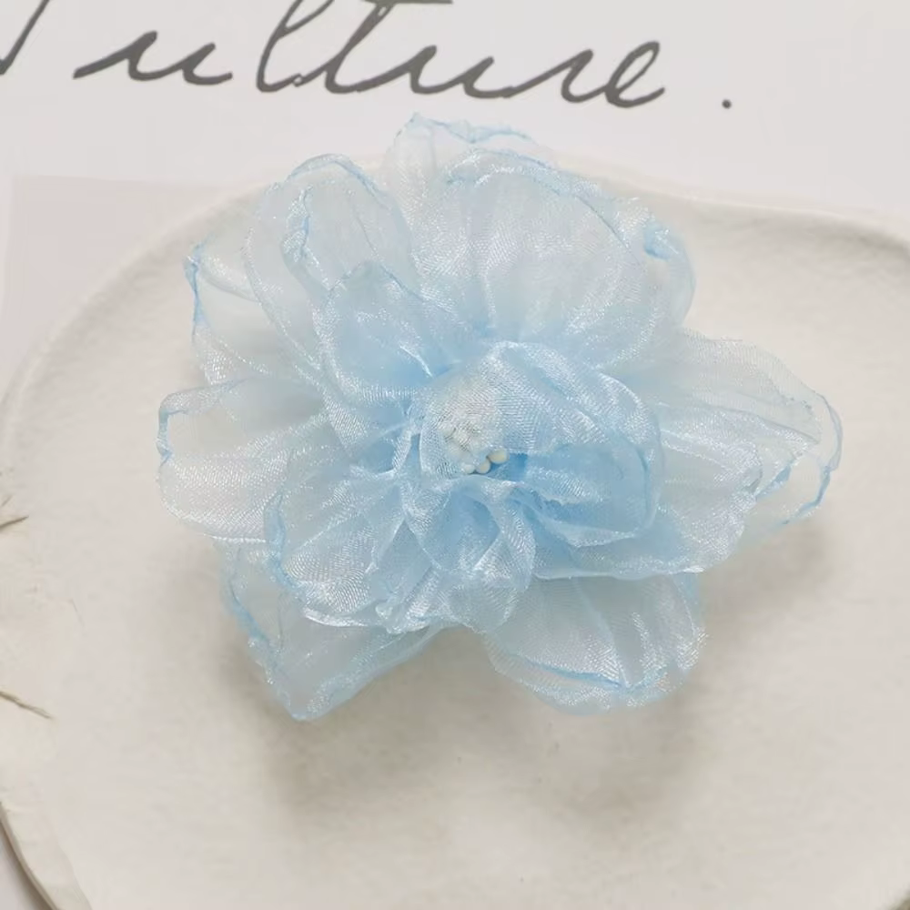 Fleur en tissu faite à la main