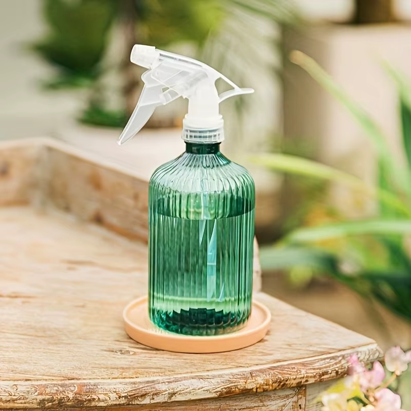 Bouteille de pulvérisation vide pour plantes