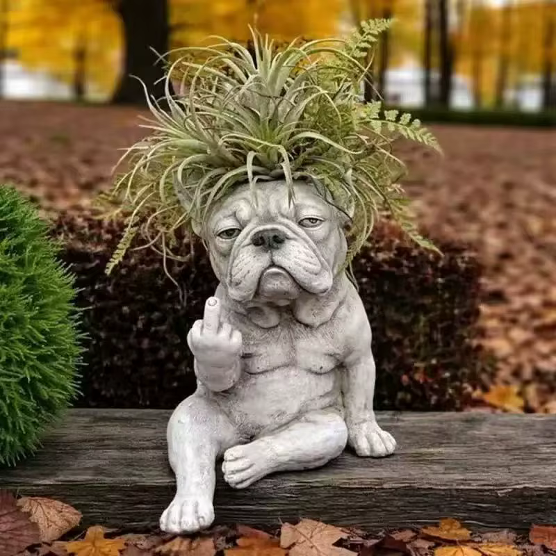 Pot de fleurs amusant en forme de chien