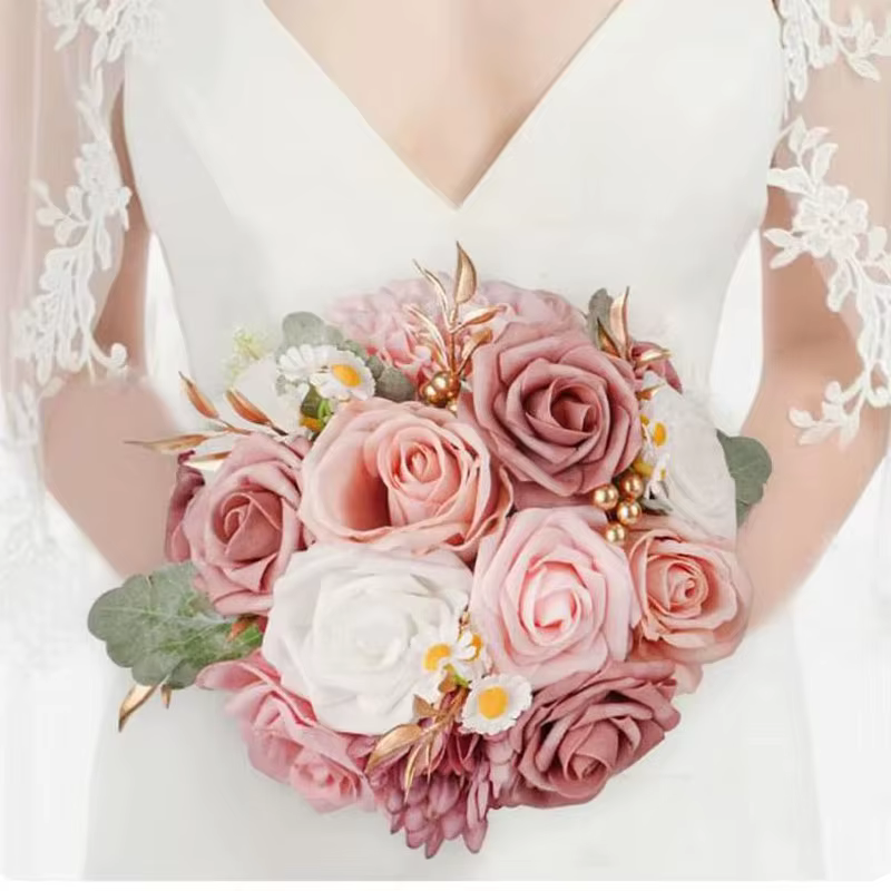 Bouquets de mariée en roses artificielles poussiéreuses