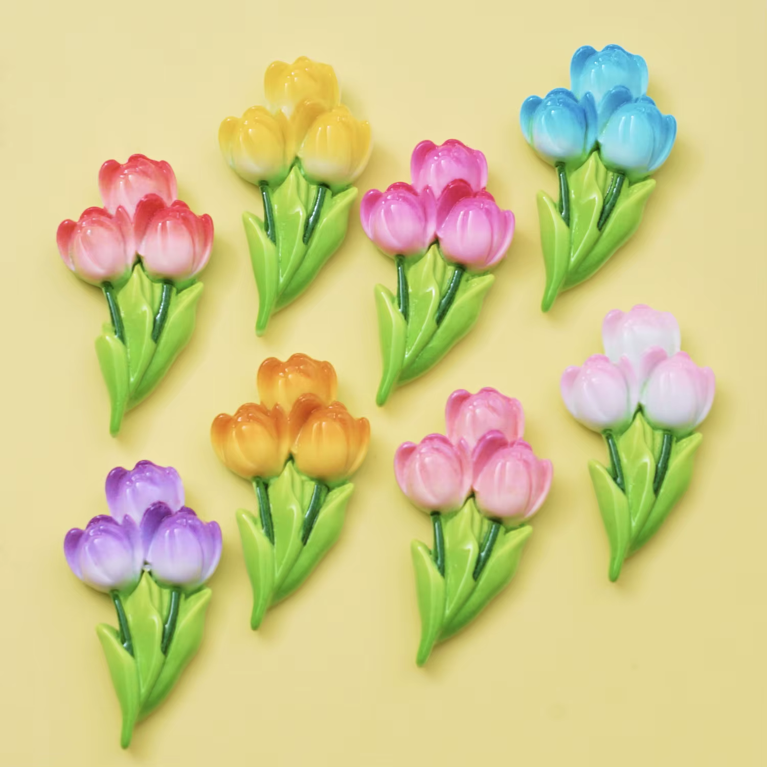 Ensemble de statues de fleurs en résine, 10 pièces, fleurs de tulipe plates pour scrapbooking, artisanat de bricolage et décorations de vacances, aucune électricité requise