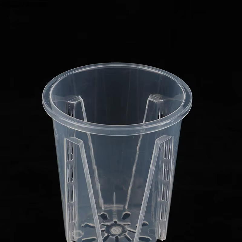 Pot de plante en plastique transparent