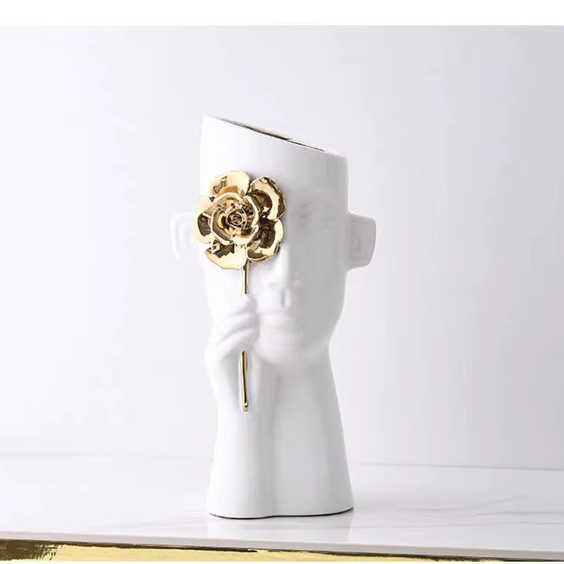 Vase décoratif en céramique en forme de rose dorée