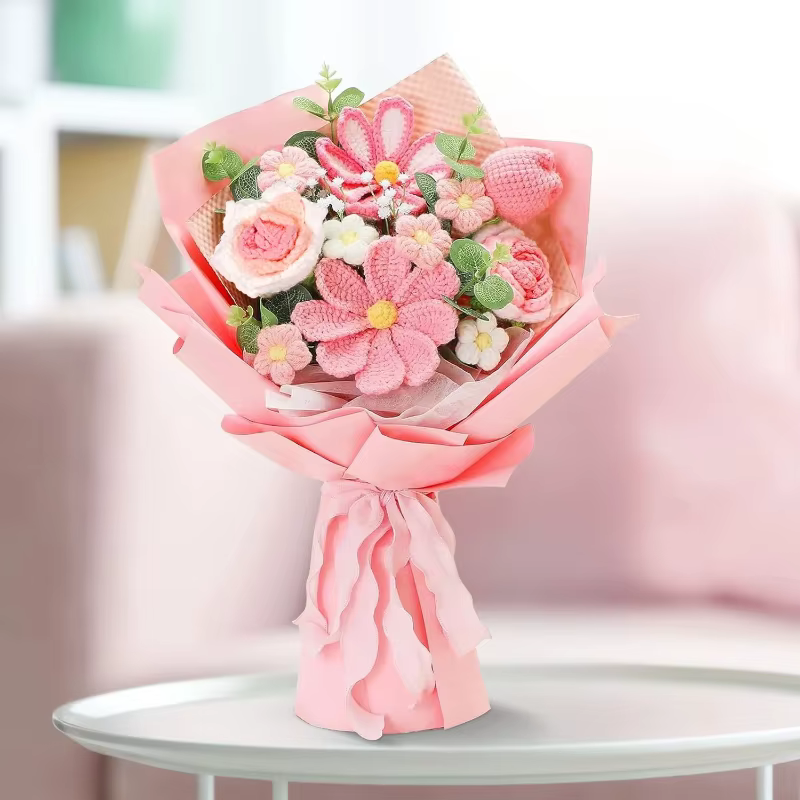 Bouquet de fleurs roses au crochet fait à la main