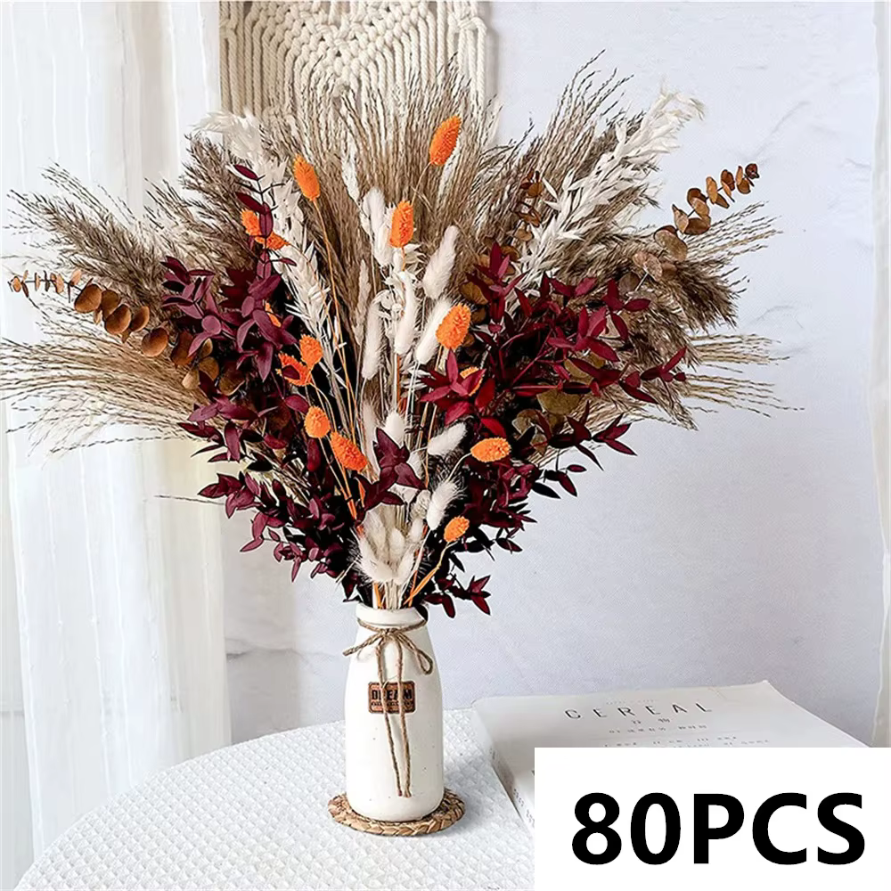 Bouquets de fleurs d'herbe de la pampa naturelle et moelleuse pour arrangements floraux de mariage