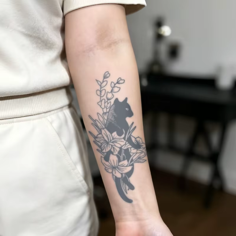 Autocollants de tatouage temporaire à base de plantes Cat and Flower, imperméables et durables pendant une à deux semaines, adaptés aux femmes, au bras et à la jambe