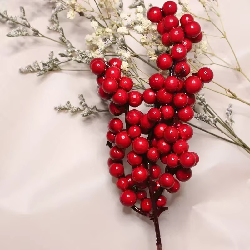 Branche de baies rouges artificielles de Noël