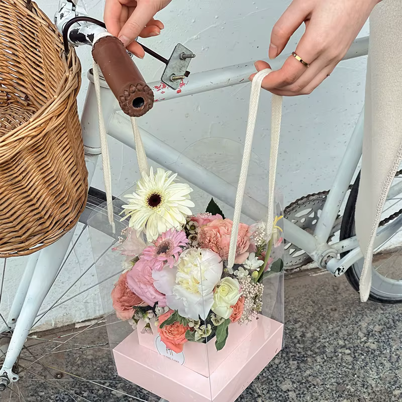 Boîte d'emballage pour fleurs roses