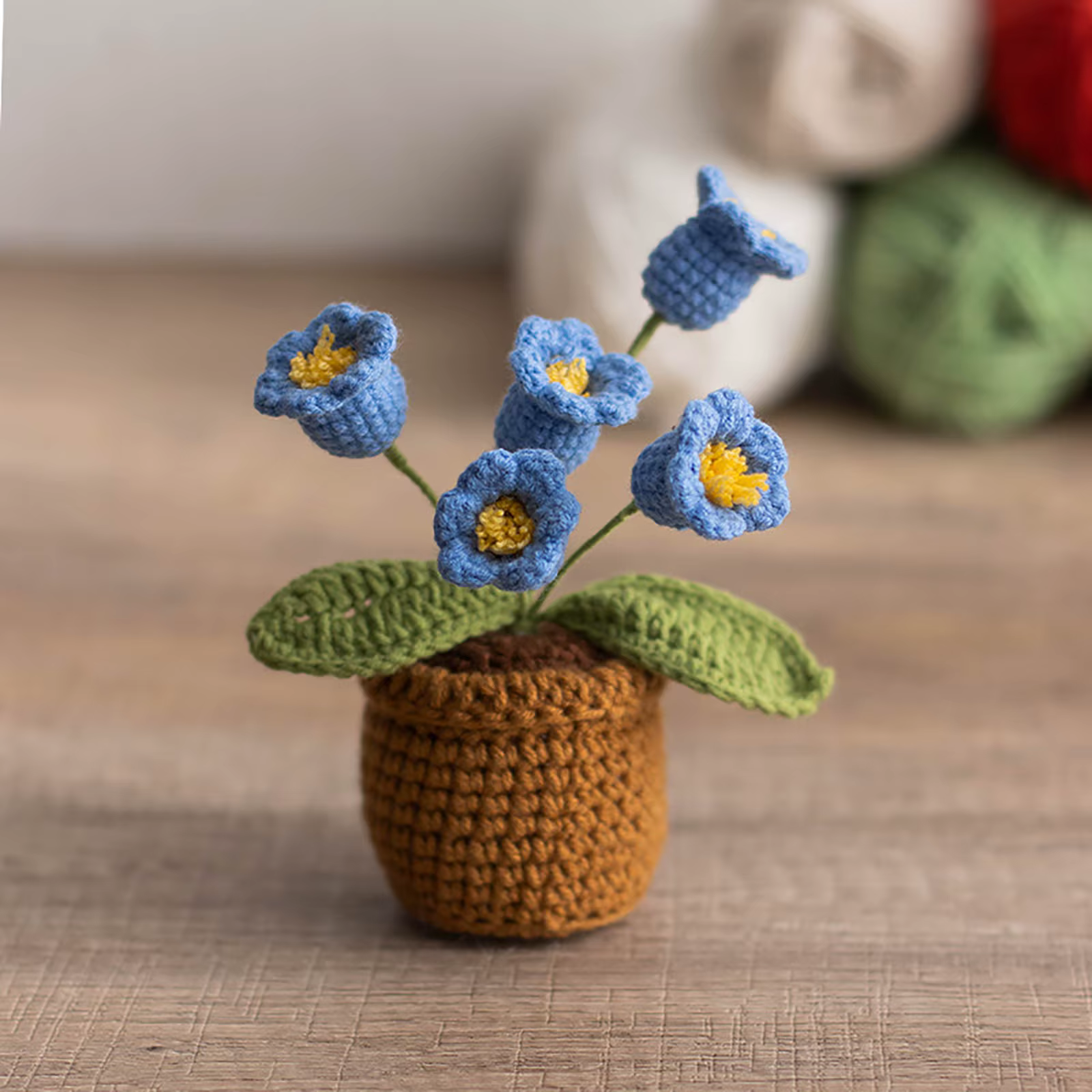 Plantes en pot tricotées à la main