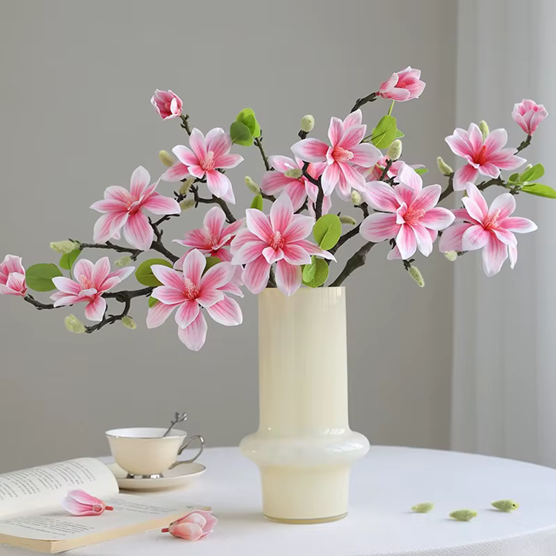 Fleurs artificielles de magnolia ouvert