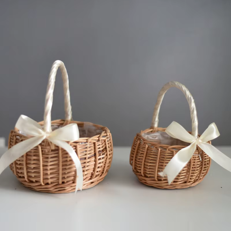 Panier de fleurs de mariage tissé à la main avec poignée