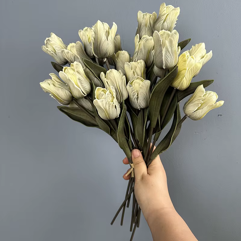 6 pièces de fleurs artificielles en PU