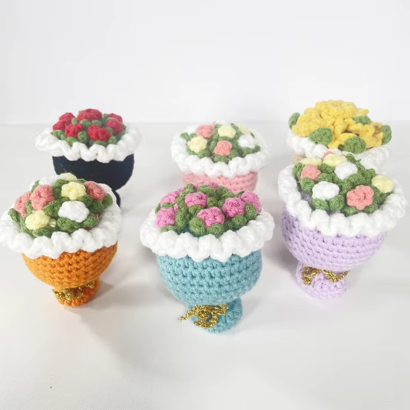 Mini bouquet de fleurs en tricot tissé à la main