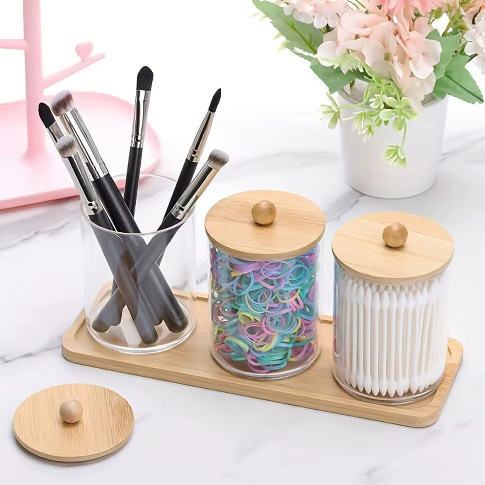 Support en bambou avec 1 plateau de commode, figurines d'apothicaire avec couvercle en bambou, récipient de salle de bain transparent, 3 écouvillons, boules, tampons, ensemble de 4 pièces