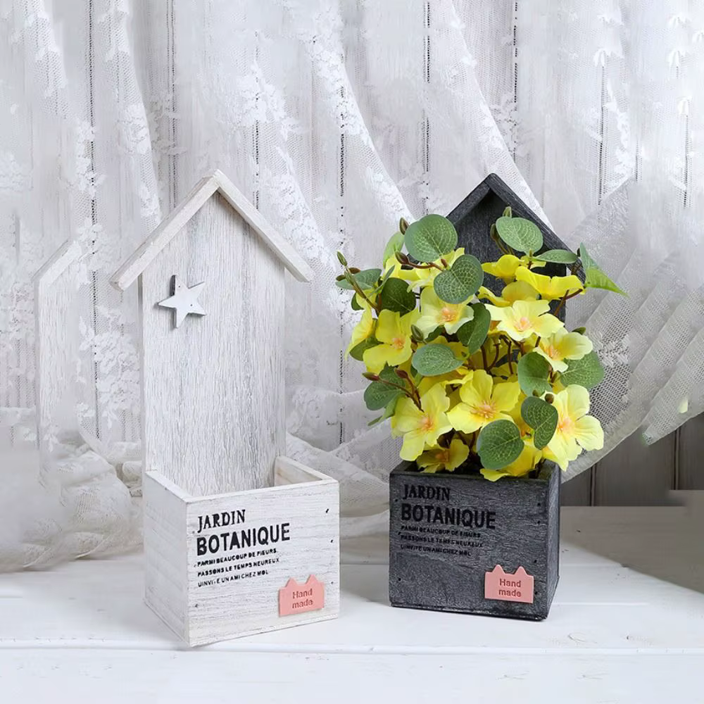 Pot de fleurs artisanal en bois