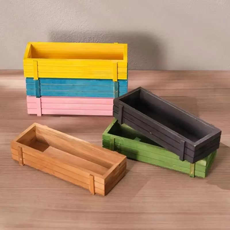 Pot jardinière décoratif en bois