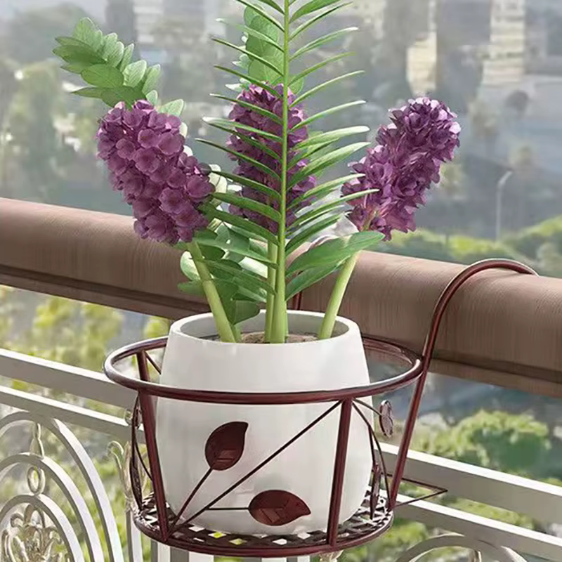 Support en fer pour plantes en plein air