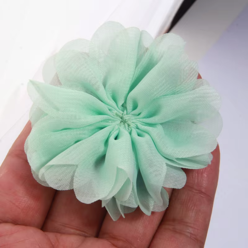 Fleurs artificielles en tissu faites à la main