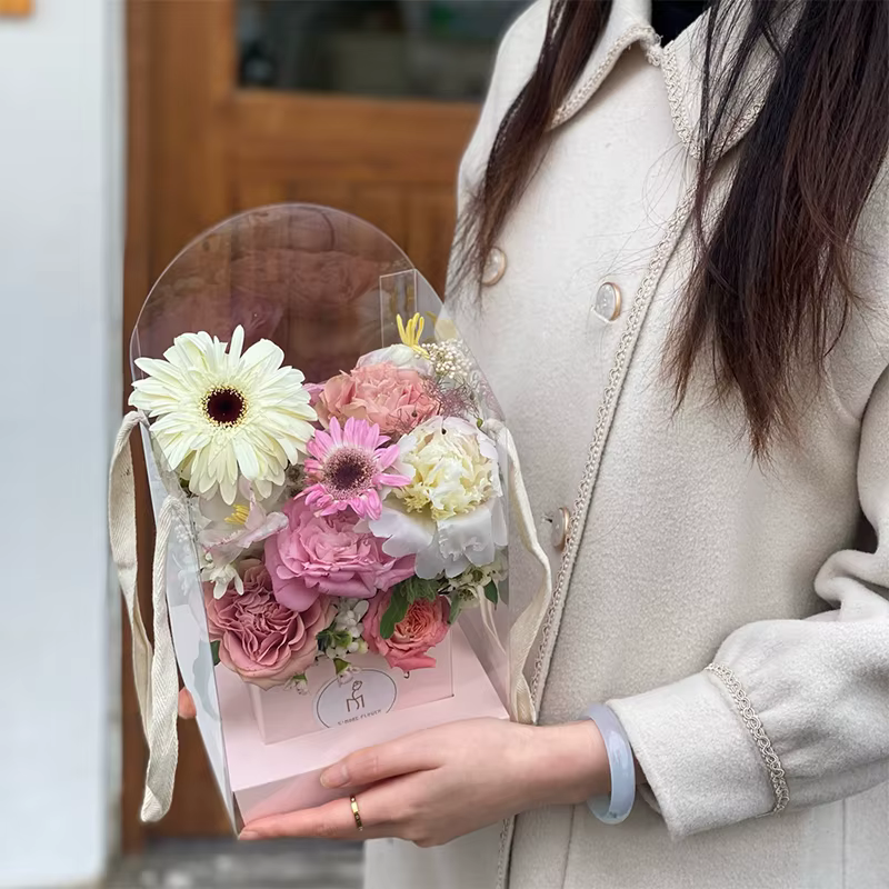 Boîte d'emballage pour fleurs roses