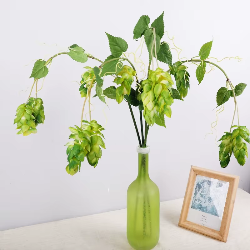4 pièces de plantes artificielles suspendues à 3 têtes