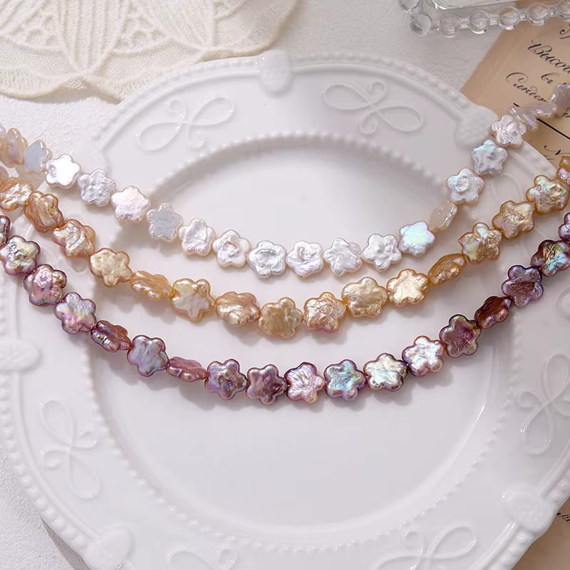 Perles d'eau douce naturelles en fleur de prunier baroque