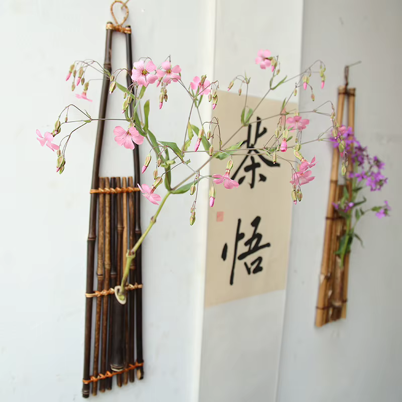 Vase à fleurs mural en bambou violet tissé à la main