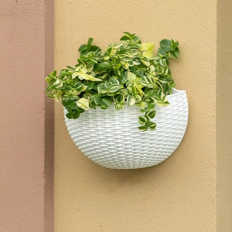 Pot de fleurs mural exquis en plastique