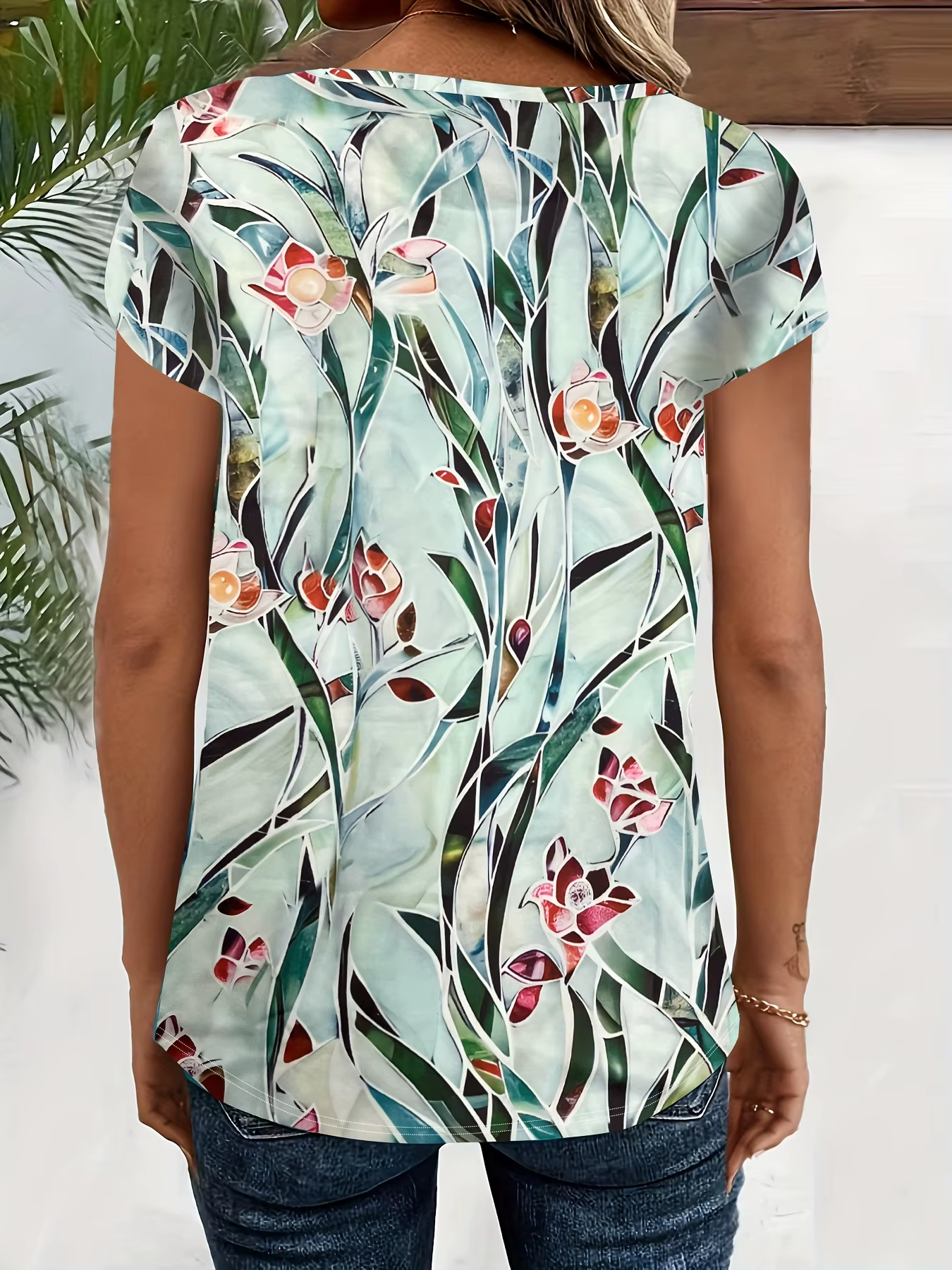T-shirt pour femme en verre teinté à la menthe - Motif floral délicat, imprimé botanique élégant pour un usage quotidien décontracté