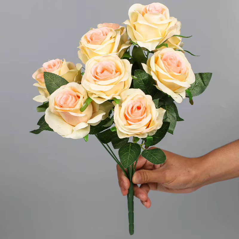 Bouquet de Roses Artificielles Blanches et Rouges
