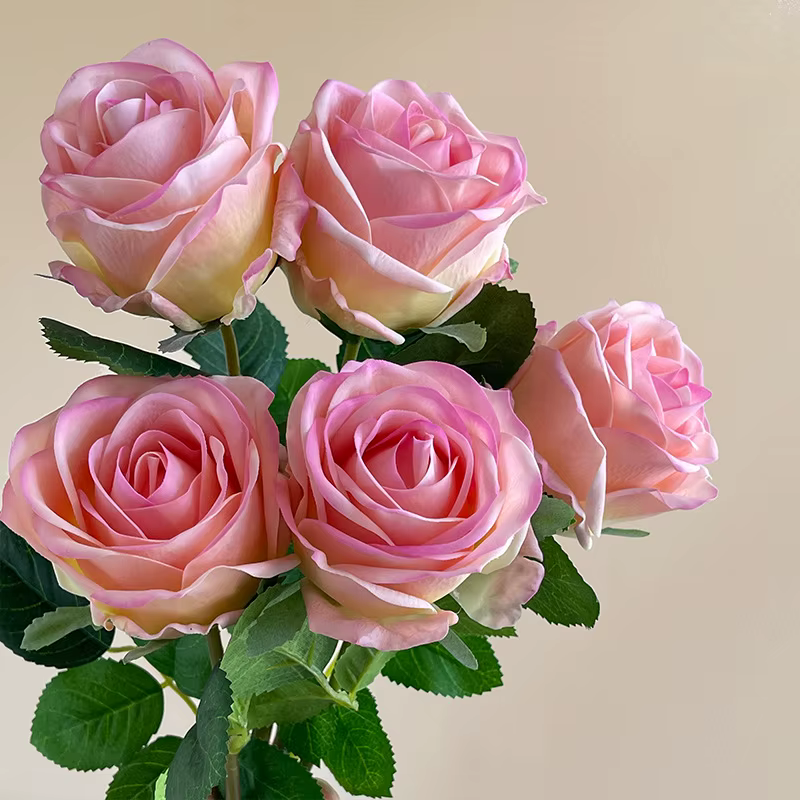 Fleurs artificielles au toucher réel