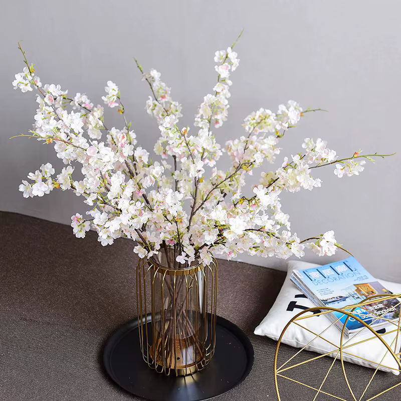 Fleurs artificielles, décoration florale blanche