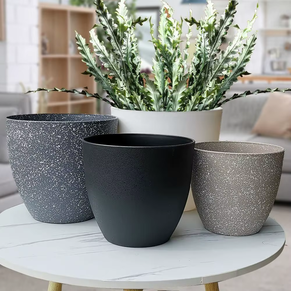 Pot de fleur en plastique givré