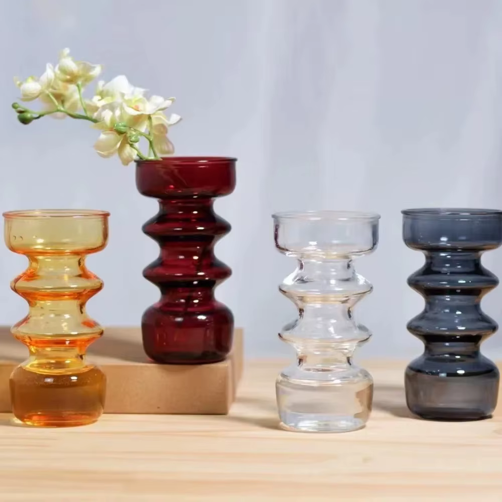 Vases colorés en verre