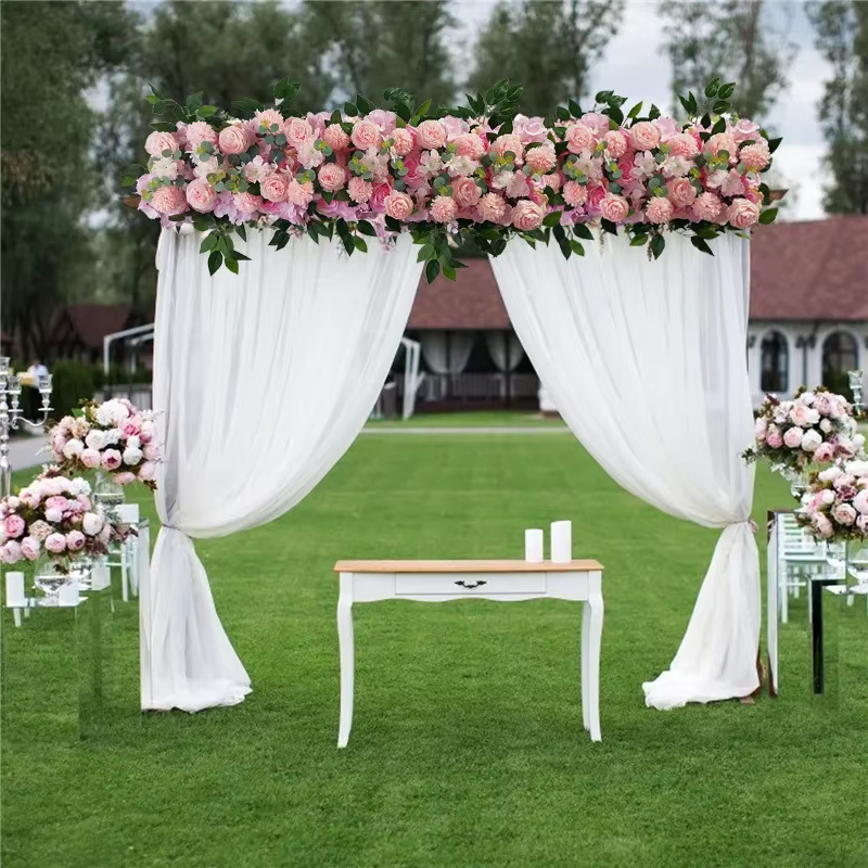 Nouvelle rangée de fleurs de mariage